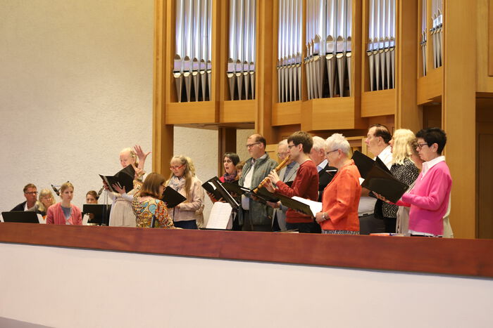 Der Chor St. Petrus im Mai 2023 Der Chor St. Petrus im Mai 2023